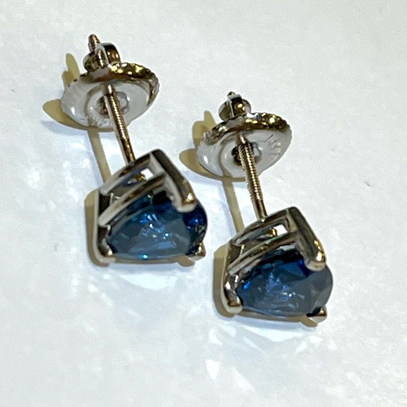 BLUE SAPPHIRE EARRINGS—UNTREATED-NO HEAT—2.50 TCW—TRILLION CUT—14KT GOLD-HIGH - Picture 3 of 15